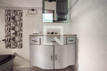 Casa à venda com 180m², 3 quartos e 3 vagas Casa à venda com 180m², 3 quartos e 3 vagasBanheiro da suíte