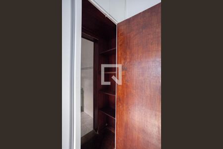 Casa à venda com 180m², 3 quartos e 3 vagas Casa à venda com 180m², 3 quartos e 3 vagasSuíte