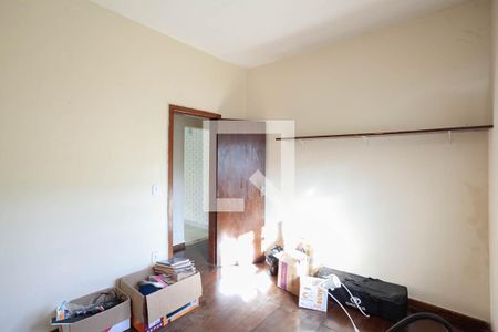 Casa à venda com 180m², 3 quartos e 3 vagas Casa à venda com 180m², 3 quartos e 3 vagasQuarto 2