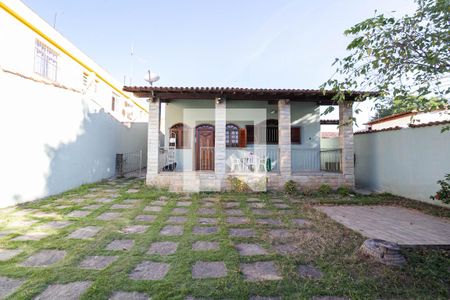 Casa à venda com 180m², 3 quartos e 3 vagas Casa à venda com 180m², 3 quartos e 3 vagasGaragem