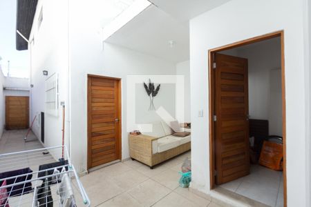 Casa à venda com 150m², 2 quartos e 2 vagas Casa à venda com 150m², 2 quartos e 2 vagasQuintal