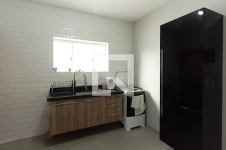 Casa à venda com 150m², 2 quartos e 2 vagas Casa à venda com 150m², 2 quartos e 2 vagasCozinha