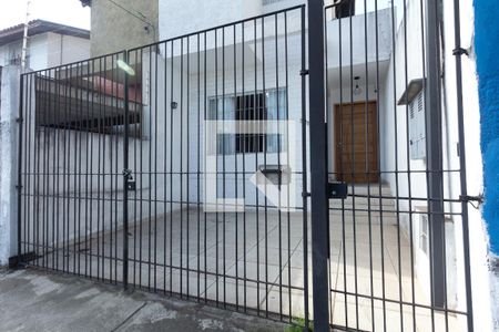 Casa à venda com 150m², 2 quartos e 2 vagas Casa à venda com 150m², 2 quartos e 2 vagasFachada
