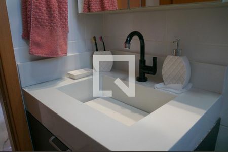 Banheiro Social de apartamento à venda com 2 quartos, 46m² em Encantado, Rio de Janeiro