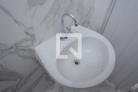 Banheiro da Suíte de casa para alugar com 1 quarto, 60m² em Vila Ré, São Paulo