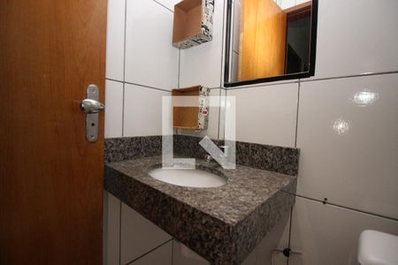 Banheiro Social de apartamento para alugar com 2 quartos, 60m² em Guará Ii, Brasília