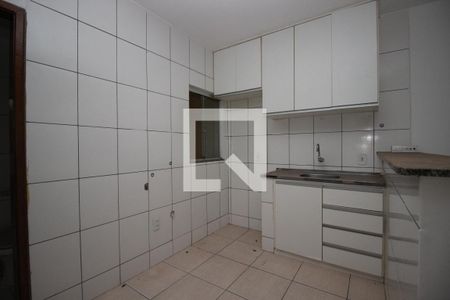 Cozinha e Área de Serviço de apartamento para alugar com 2 quartos, 60m² em Guará Ii, Brasília