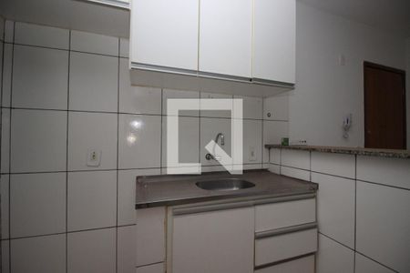 Cozinha e Área de Serviço de apartamento para alugar com 2 quartos, 60m² em Guará Ii, Brasília