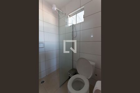 Banheiro de kitnet/studio para alugar com 1 quarto, 45m² em Vila Jardim Pompéia, Goiânia