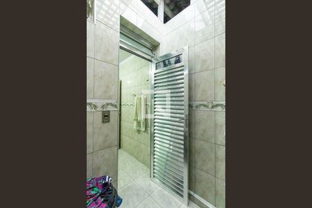 Casa à venda com 124m², 3 quartos e 2 vagas Casa à venda com 124m², 3 quartos e 2 vagasBanheiro