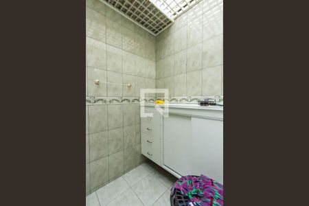 Casa à venda com 124m², 3 quartos e 2 vagas Casa à venda com 124m², 3 quartos e 2 vagasBanheiro