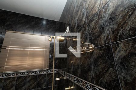 Casa à venda com 323m², 5 quartos e 5 vagasBanheiro da Suíte 2