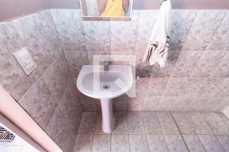 Casa à venda com 323m², 5 quartos e 5 vagasBanheiro de Serviço