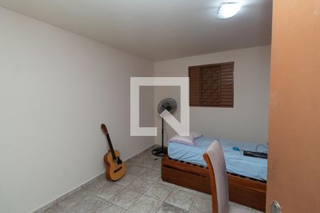 Casa à venda com 323m², 5 quartos e 5 vagasQuarto 4