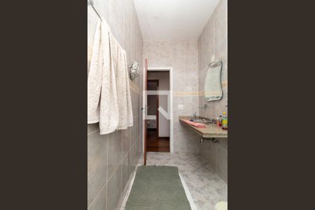 Casa à venda com 323m², 5 quartos e 5 vagasBanheiro Social