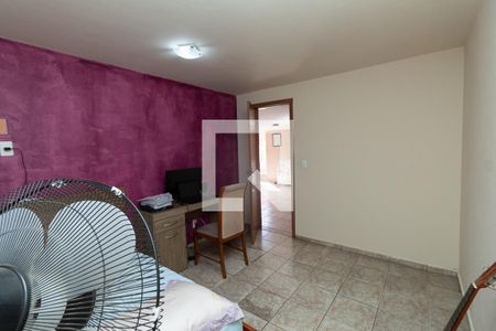 Casa à venda com 323m², 5 quartos e 5 vagasQuarto 4