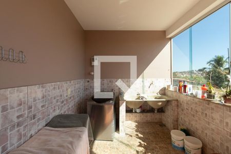 Casa à venda com 323m², 5 quartos e 5 vagasÁrea de Serviço