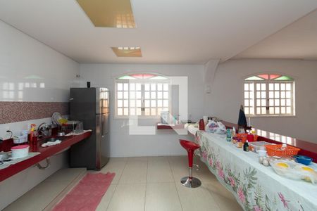 Casa à venda com 323m², 5 quartos e 5 vagasCozinha