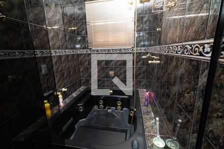 Casa à venda com 323m², 5 quartos e 5 vagasBanheiro da Suíte 2