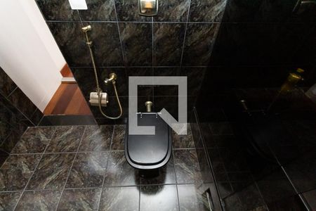 Casa à venda com 323m², 5 quartos e 5 vagasBanheiro da Suíte 2