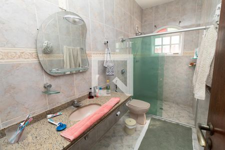 Casa à venda com 323m², 5 quartos e 5 vagasBanheiro Social