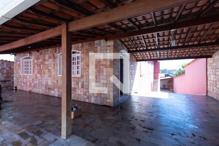 Casa à venda com 323m², 5 quartos e 5 vagasvaranda
