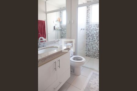 Apartamento para alugar com 100m², 2 quartos e 2 vagasBanheiro da Suíte