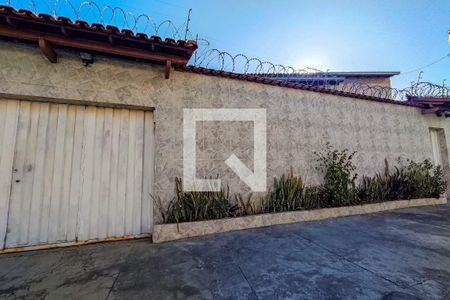 Casa para alugar com 80m², 2 quartos e 1 vagaFachada