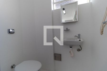 Apartamento à venda com 101m², 2 quartos e 1 vaga Apartamento à venda com 101m², 2 quartos e 1 vagaBanheiro de Serviço