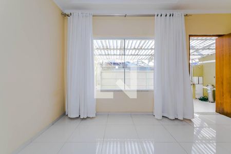 Sala de Estar de casa para alugar com 3 quartos, 209m² em Vila Mogilar, Mogi das Cruzes