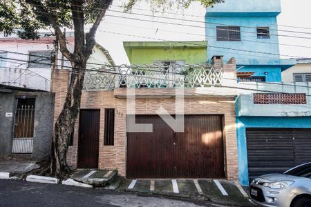 Casa à venda com 121m², 4 quartos e 2 vagasFachada