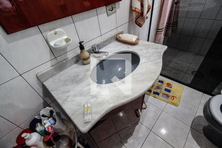 Casa à venda com 121m², 4 quartos e 2 vagasBanheiro 