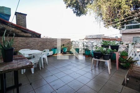 Casa à venda com 121m², 4 quartos e 2 vagasQuintal