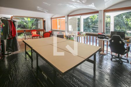 Casa de condomínio à venda com 550m², 4 quartos e 2 vagasSala 3