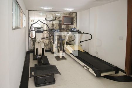 Casa de condomínio à venda com 550m², 4 quartos e 2 vagasAcademia