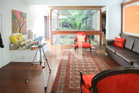 Casa de condomínio à venda com 550m², 4 quartos e 2 vagasSala 3