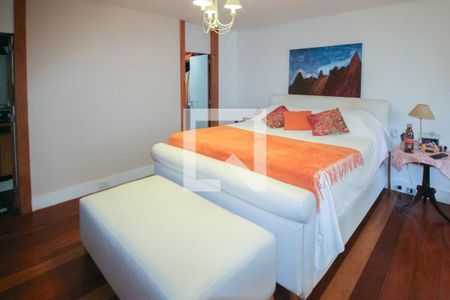 Casa de condomínio à venda com 550m², 4 quartos e 2 vagasSuíte Master