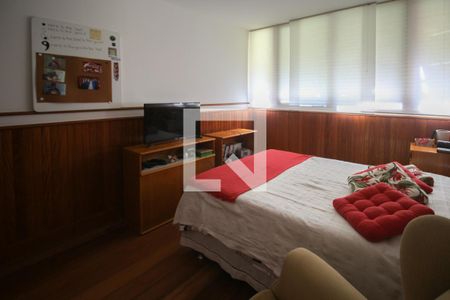 Casa de condomínio à venda com 550m², 4 quartos e 2 vagasSuíte 4