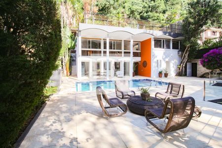 Casa de condomínio à venda com 550m², 4 quartos e 2 vagasPiscina