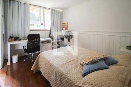 Casa de condomínio à venda com 550m², 4 quartos e 2 vagasSuíte 2