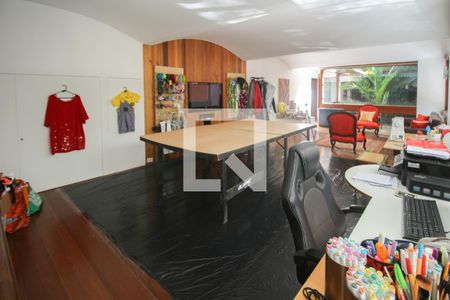 Casa de condomínio à venda com 550m², 4 quartos e 2 vagasSala 3