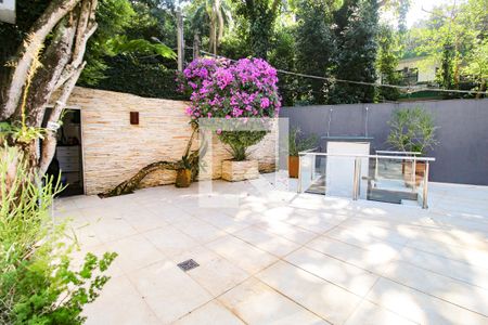 Casa de condomínio à venda com 550m², 4 quartos e 2 vagasEntrada