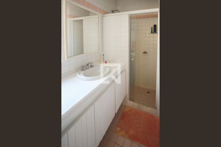 Casa de condomínio à venda com 550m², 4 quartos e 2 vagasBanheiro da Suíte 4