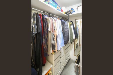 Casa de condomínio à venda com 550m², 4 quartos e 2 vagasCloset da suíte 2