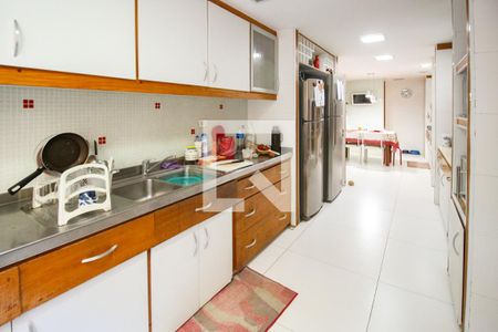 Casa de condomínio à venda com 550m², 4 quartos e 2 vagasCozinha