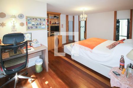 Casa de condomínio à venda com 550m², 4 quartos e 2 vagasSuíte Master