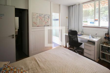 Casa de condomínio à venda com 550m², 4 quartos e 2 vagasSuíte 2