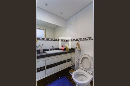 Apartamento à venda com 217m², 3 quartos e 4 vagasBanheiro da Suite 2