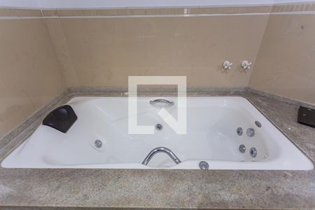 Apartamento à venda com 217m², 3 quartos e 4 vagasDetalhe do Banheiro da Suíte master