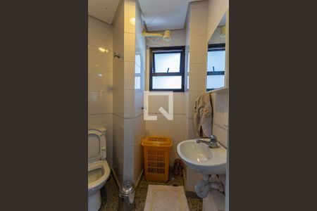 Apartamento à venda com 217m², 3 quartos e 4 vagasBanheiro da Área de Serviço